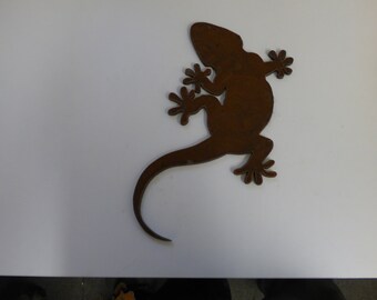 Gecko mild steel garden ornament.
