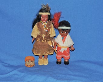 2 Vtg Native American Indian Dolls Boy Girl Carlson Doll Suede Clothing Sleepy Eyes Tourist Souvenier