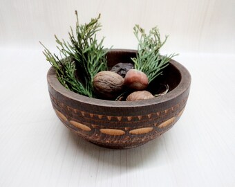 Vintage Wooden Bowl, Decorative wooden bowl, Wooden Bowl from '70, Vintage hand carved wooden bowl, Cottage chic, Rustic Home Decor