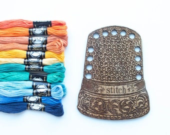 Wooden Embroidery Floss Organizer Thread Holder - Thimble