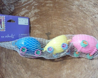 Vintage Easter Egg Wagon Plastic Hide and Seek Egg Basket Filler Figure Figurine (#1490)