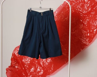 Navy Pleated Shorts / M Medium