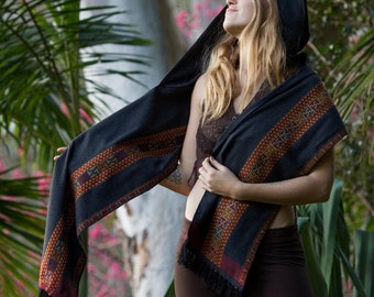 Handmade Hooded Scarf with Hood Kashmiri Wool Grey and red, Hoodie Earthy Tribal Pattern Festival Gypsy AJJAYA Winter Warm Primitive Natural