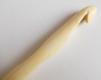 bamboo crochet hook from hoooked, several diameters