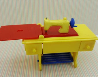 Renwal Sewing Machine Yellow Toy Furniture Doll House Pedal Style