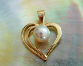 Cara - Freshwater Pearl Pendant, heart pendant, gold pearl pendant, June birthstone, sweet sixteen jewelry, pearl jewelry, gift, woman, teen