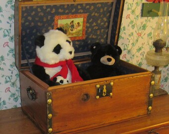 ANTIQUE LINGERIE STEAMER trunk vintage Victorian petite brass studded doll size stagecoach chest C-1850 with key restored clean even colored