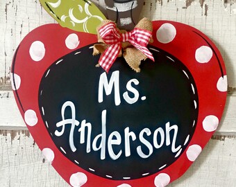 Door Hanger, Door Art, Chalkboard, Apple Sign, Teacher Sign, Door Decor, Door Decor, Teacher Gift, Back to School