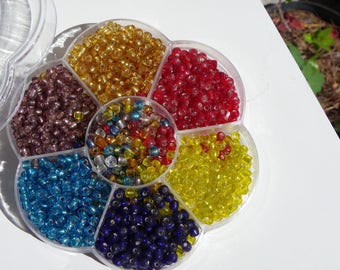 box 1500 seed beads 4 mm in 7 colors gold, red, blue, yellow