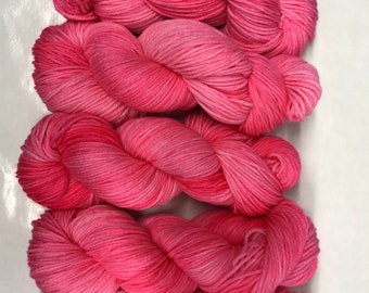 Hand dyed yarn/flamingo