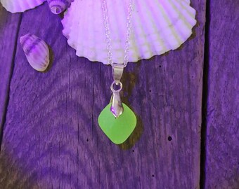 UV Seaglass, sea glass pendant Rare!!! Yellow sea glass, necklace glow, Genuine Victorian uv sea glass