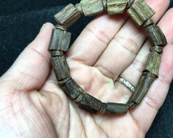 9gr Wild Vietnam Agarwood Bracelet Under water/ Sinking 沉香