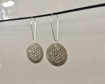 Star earrings w long hooks