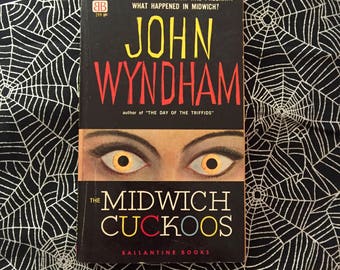 THE MIDWICH CUCKOOS (Vintage Paperback Novel by John Wyndham)