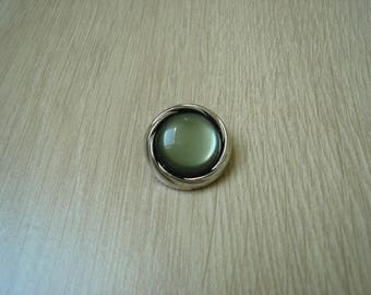buttons in silver and green tail Pearl