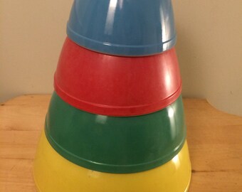 Pyrex Primary Colors Mixing Bowls set: 401, 402, 403, and 404