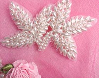 FS566 White Pearl Beaded Leaf Applique 3.5" (FS566-whp)