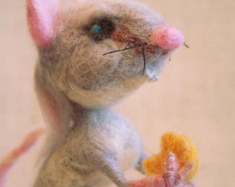 Lovely grey mouse, needle felted