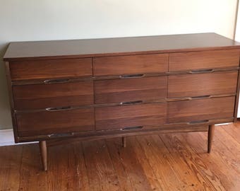 Beautiful 9-drawer Danish modern walnut dresser Eames era
