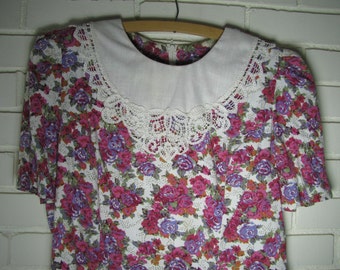 90's Floral Lace Collar Dress size M-L