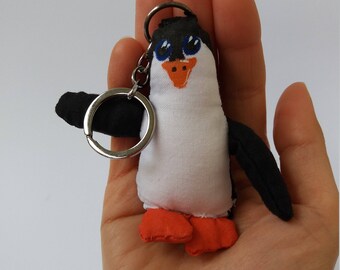 Key ring with handmade cloth puppet with fabric colors, penguin, gift idea, backpack decoration, handbag accessory, animal