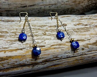 Boucles d’oreilles Lapis-lazuli – Or jaune* et argent 925, chaine fine, pierres fines naturelles, semi-précieuses, bijou artisanal