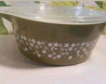 Vintage Pyrex Crazy Daisy Spring Blossom 475 Casserole with Lid