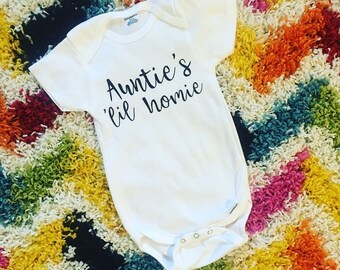 Aunties 'lil homie // little homie // aunt onesie // newbie aunt // aunt gift // new aunt gift // baby onesie