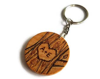 Personalized couples keychain, couples gift, gift for boyfriend, gift for girlfriend, custom couples gift, anniversary keychain, wood gift
