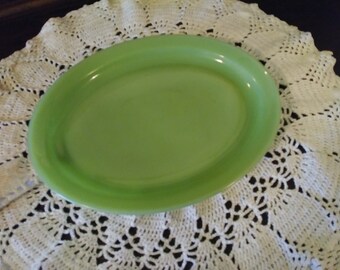 FireKing Jadite 9 3/4 "FootBall" Platter