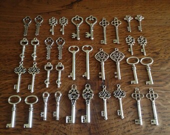 Keys to the Kingdom - Skeleton Keys - 36 x Antique Silver Vintage Skeleton Key Keys Set