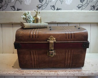Small Size Vintage Travel Trunk - Vintage Tin Trunk - Antique Trunk - Storage Trunk - Vintage Metal Trunk - Coffee Table Trunk - Small Trunk