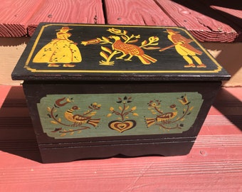 Pennsylvania dutch stenciled box with label made in PA