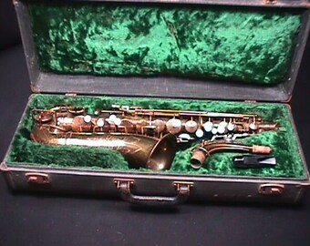 Vintage Wolverine Alto Saxophone in it's Original Case it is all Here as-is 22 S