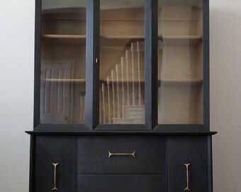 Vintage Mid Century China Cabinet/Display Cabinet