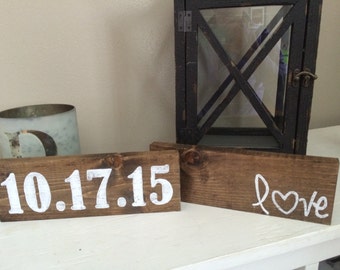 Rustic Date & Love Sign - Rustic Home Decor - Wedding Date - Distressed Signs