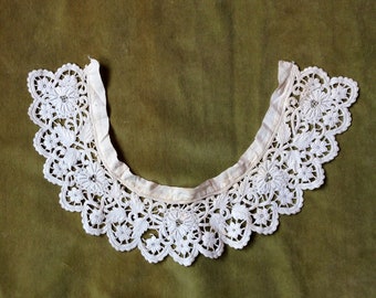 Antique Lace Collar - Old Lace Collar - Cream Lace Collar - Crewelwork Collar - Handmade Lace - Lace Collectible