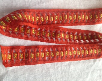 Vintage Burnt Orange Trim!