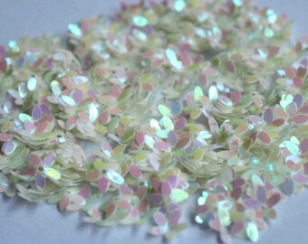 100 White rainbow shade sequins/KBSF424
