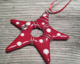 Star ornament -Red with white polka dots