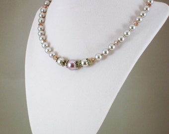 Pearls and crystals necklace