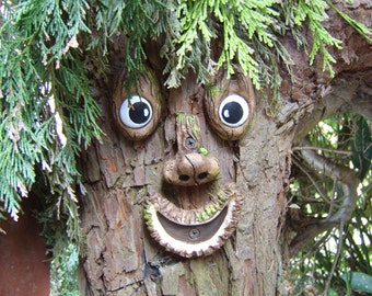Tree Face, garden decoration, garden ornament, sculpture, statue. gifts for gardeners. Tree decoration. funny faces. Yard art, funny faces.