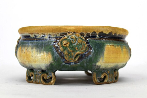 Quatrefoil Shaped Bonsai Pot with Floral Motif Accents and Quatrefoil Shaped Bonsai Pot with Floral Motif Accents and
