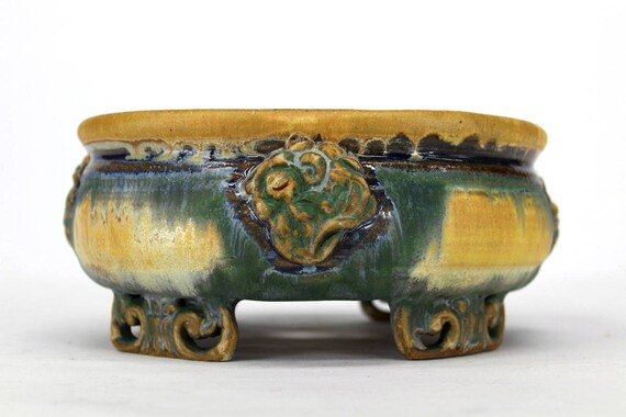 Quatrefoil Shaped Bonsai  Pot  with Floral Motif  Accents and