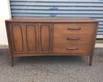 Vintage Mid Century Modern Broyhill Buffet Credenza Dresser