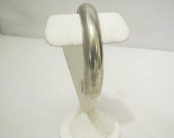 c249 Beautiful Vintage Sterling Silver Cuff Bracelet with a Brushed Finish