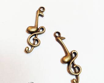Charm bronze treble clef music note