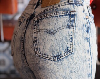 Acid Wash Levis’ 501s 27x31 Mom Jeans | High Rise Jeans | High Waist Vintage Denim