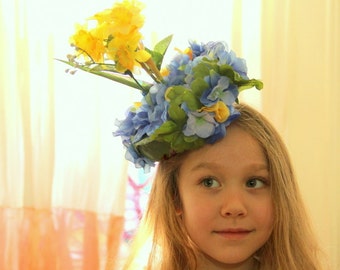 Daffodil hat, Mad Hatter Tea party hat, garden party hat, Daffodil headpiece, tea party decor, flower hat, tea hat, Alice in Wonderland