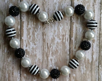 Black and Faux Pearl Chunky Bubblegum Necklace-Children-Toddler-Gift-Photo Prop-Jewelry-Bead Necklace